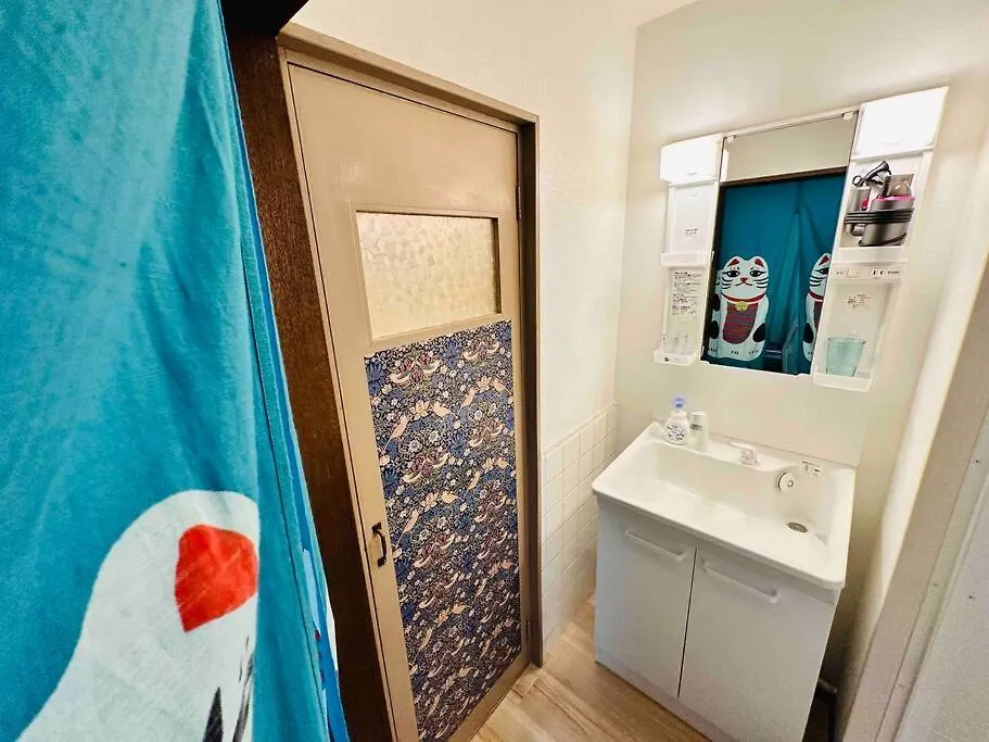 205Gblhouse,黒門市場がすぐ目の前,徒歩30秒,大阪人気の観光エリアへ徒歩圏内道頓堀徒歩7分,南海難波駅徒歩6分