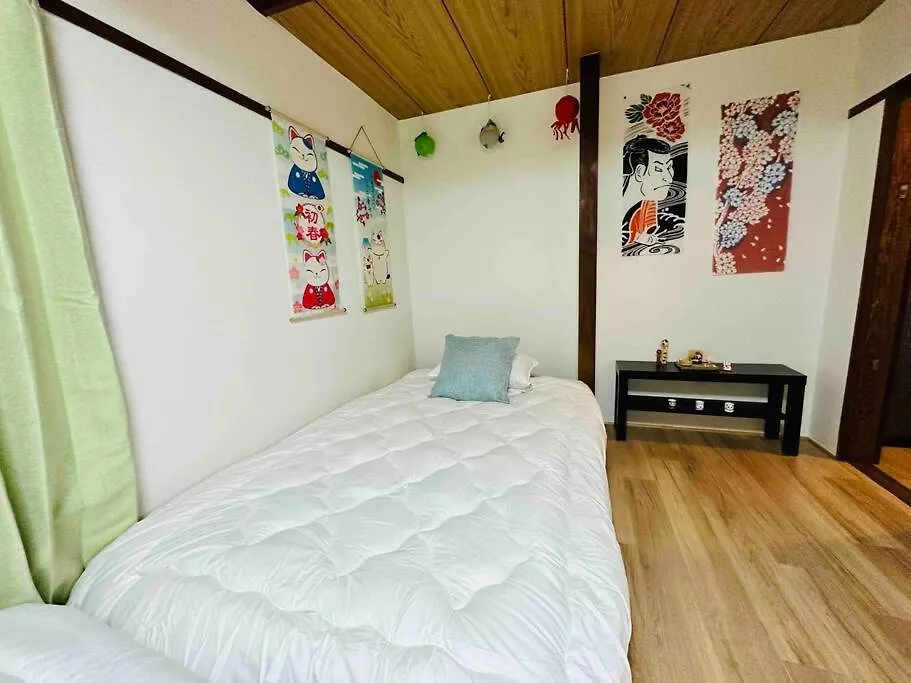205Gblhouse,黒門市場がすぐ目の前,徒歩30秒,大阪人気の観光エリアへ徒歩圏内道頓堀徒歩7分,南海難波駅徒歩6分