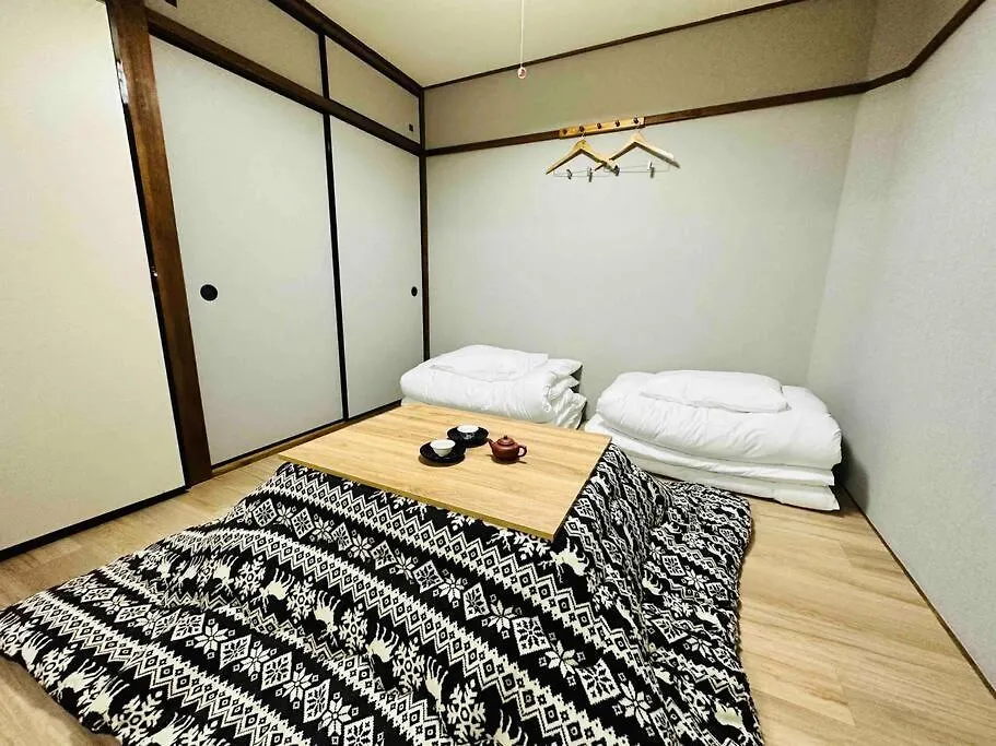205Gblhouse,黒門市場がすぐ目の前,徒歩30秒,大阪人気の観光エリアへ徒歩圏内道頓堀徒歩7分,南海難波駅徒歩6分 Apartament Osaka
