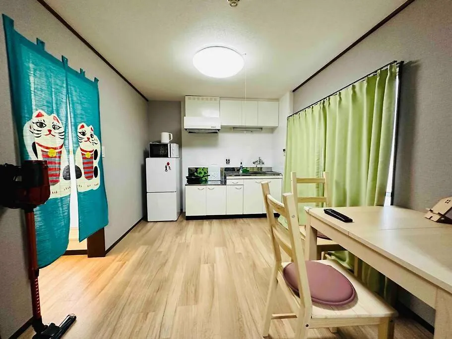 205Gblhouse,黒門市場がすぐ目の前,徒歩30秒,大阪人気の観光エリアへ徒歩圏内道頓堀徒歩7分,南海難波駅徒歩6分 0*, Osaka